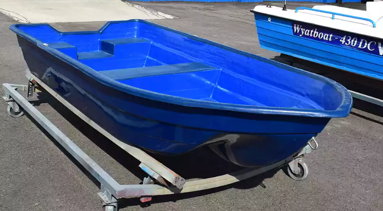 Стеклопластиковая лодка Neman-340 (тримаран) в Новочеркасске