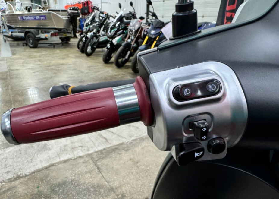 Скутер PROMAX Miami 240 (49) в Новочеркасске