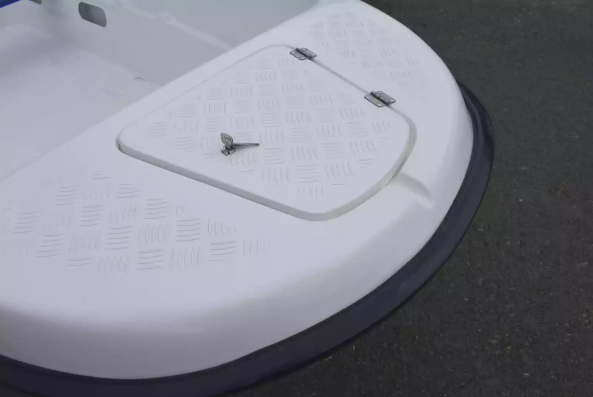 Стеклопластиковая лодка Пингвин New (тримаран) в Новочеркасске