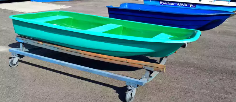 Стеклопластиковая лодка Старт (тримаран) в Новочеркасске