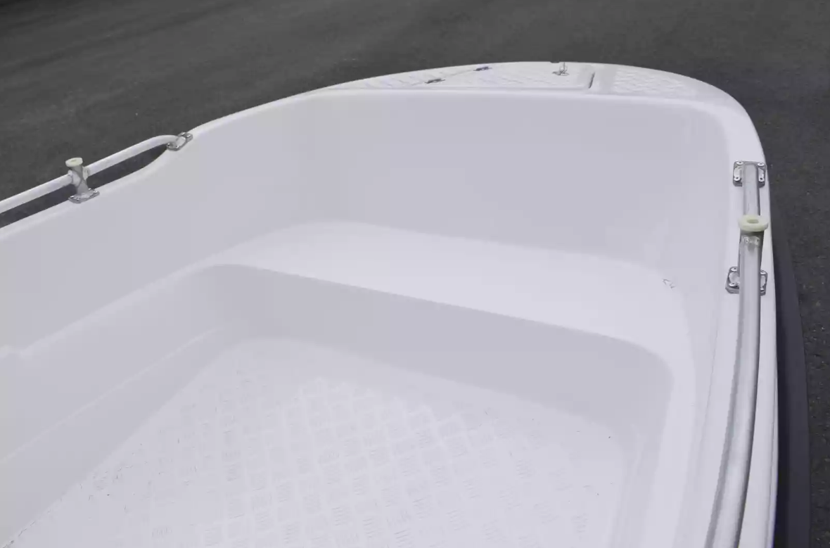 Стеклопластиковая лодка Пингвин New (тримаран) в Новочеркасске