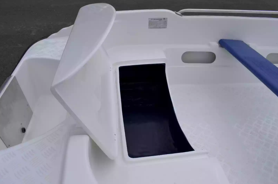 Стеклопластиковая лодка Пингвин New (тримаран) в Новочеркасске