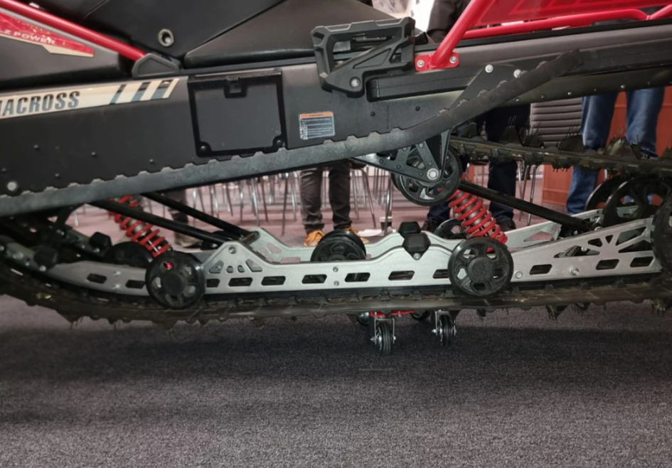 Снегоход AODES Siberiacross 1000 SWT 600mm LCD 6.8 в Новочеркасске