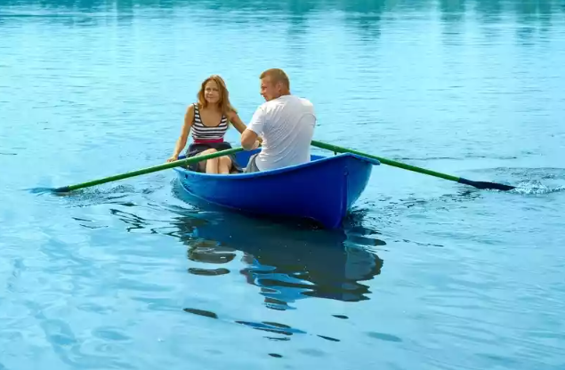 Стеклопластиковая лодка Дельфин в Новочеркасске