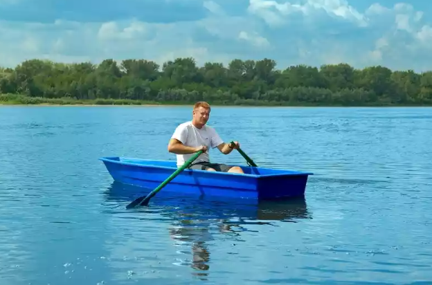 Стеклопластиковая лодка Малютка в Новочеркасске
