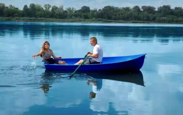 Стеклопластиковая лодка Дельфин в Новочеркасске