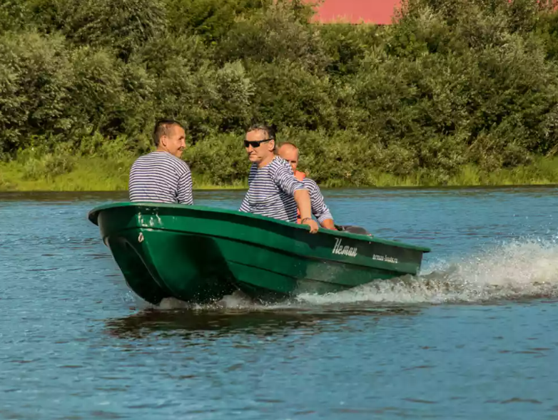 Стеклопластиковая лодка Neman-340 (тримаран) в Новочеркасске
