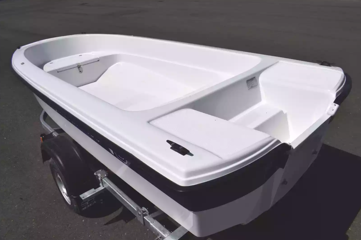 Стеклопластиковая лодка Wyatboat 430 тримаран в Новочеркасске