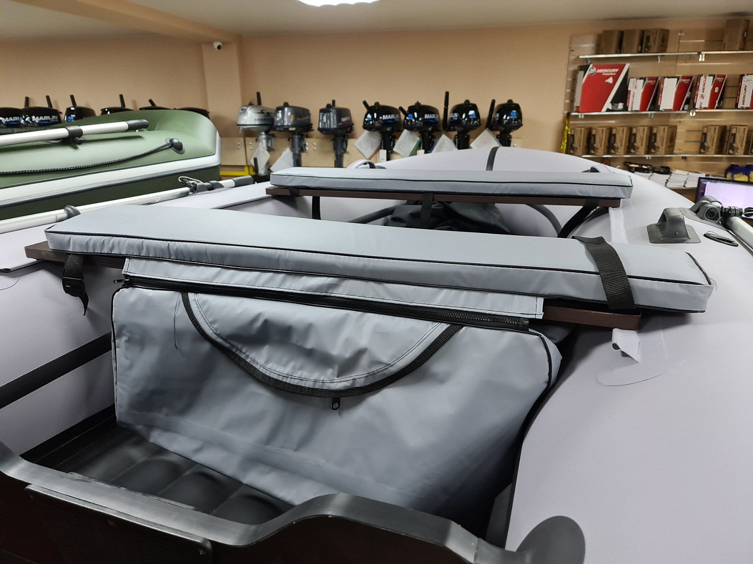 КОМПЛЕКТ МЯГКИХ НАКЛАДОК С СУМКОЙ ДЛЯ ЛОДОК 90Х20 СЕРЫЙ в Новочеркасске